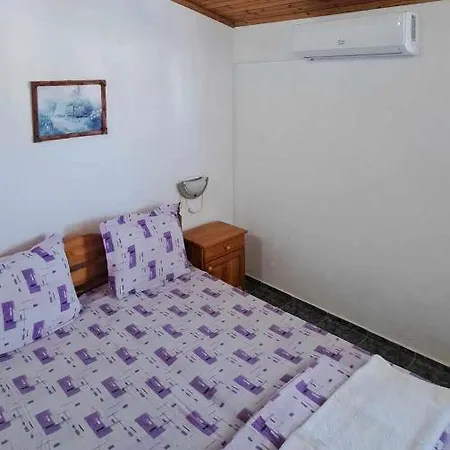 Family California 招待所 3*